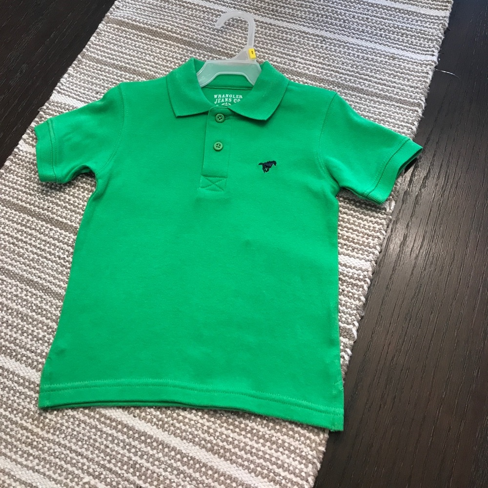 😎 Green toddler polo type shirt 😎
